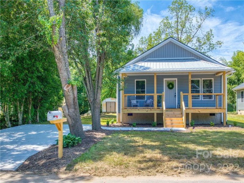 Property image 3 at 241 Carolina Avenue, Waynesville, NC 28786