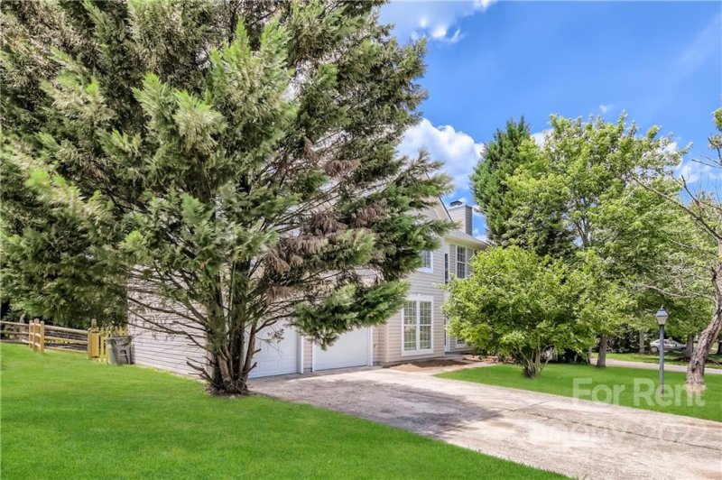 Property image 2 at 9618 Nettle Drive, Charlotte, NC 28216