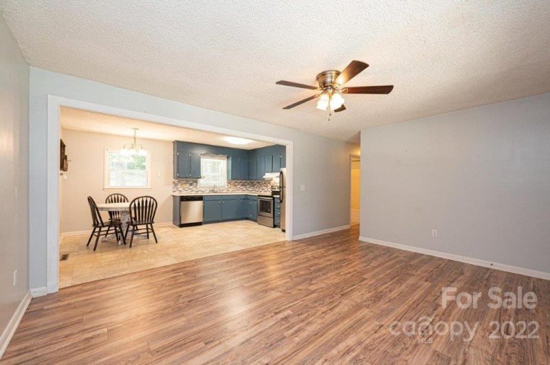 Property image 3 at 1505 Kings Road, Hickory, NC 28602