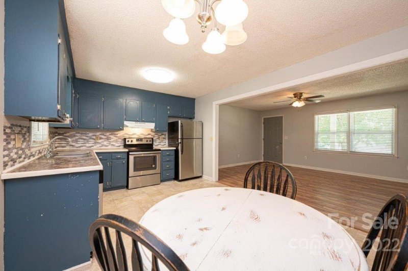 Property image 5 at 1505 Kings Road, Hickory, NC 28602