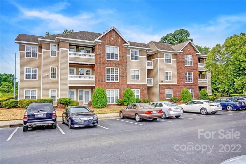 9709 Campus Walk Lane