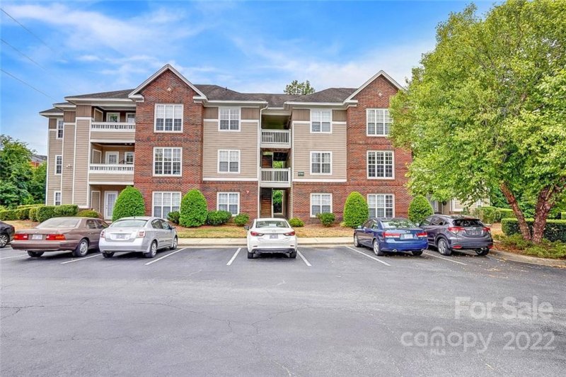 Property image 2 at 9709 Campus Walk Lane, Charlotte, NC 28262