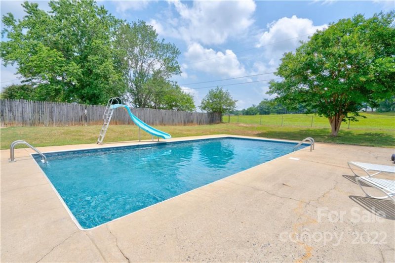 Property image 2 at 117 White Plains Drive, Kings Mountain, NC 28086