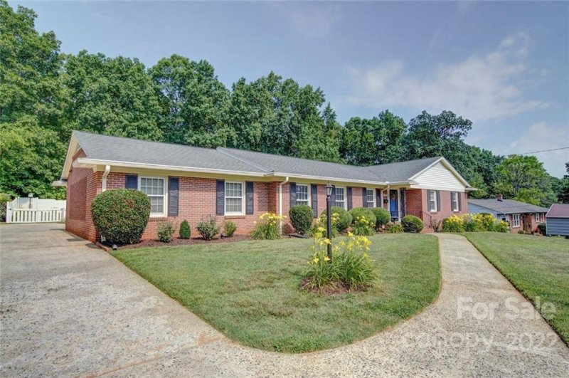 Property image 2 at 207 Madison Drive, Mount Holly, NC 28120