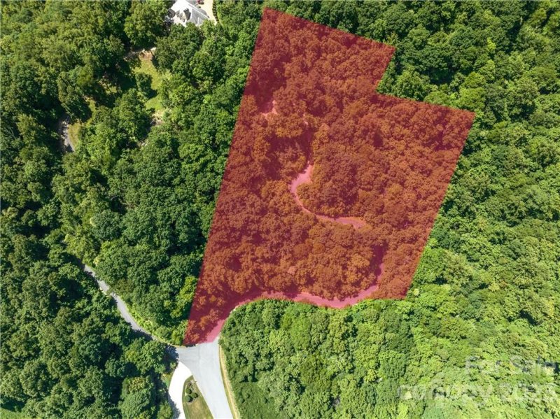 Property image 3 at 137 Sovereign Lane, Fairview, NC 28730