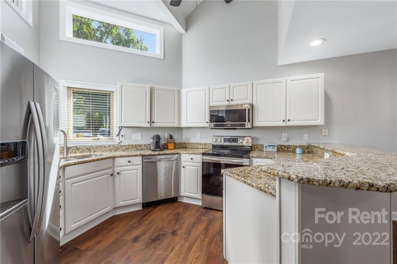 Property image 4 at 14017 Queens Harbor Road, Charlotte, NC 28278