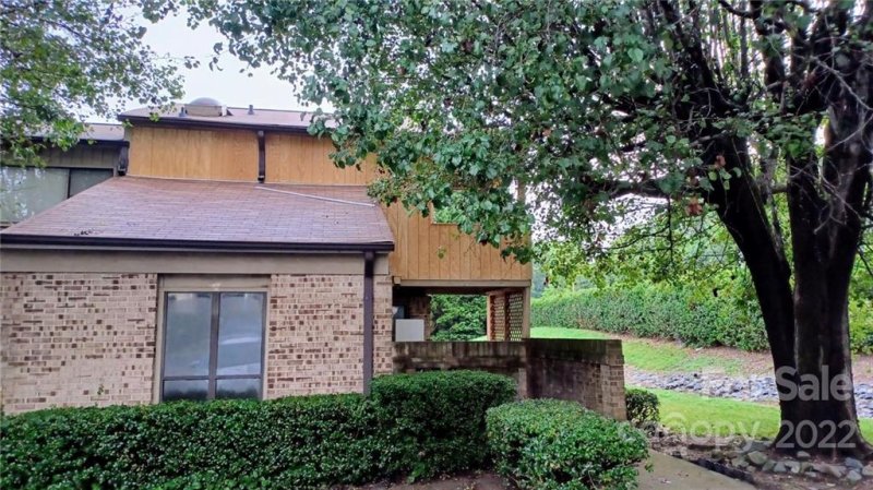 Property image 5 at 7916 Charter Oak Lane, Charlotte, NC 28226