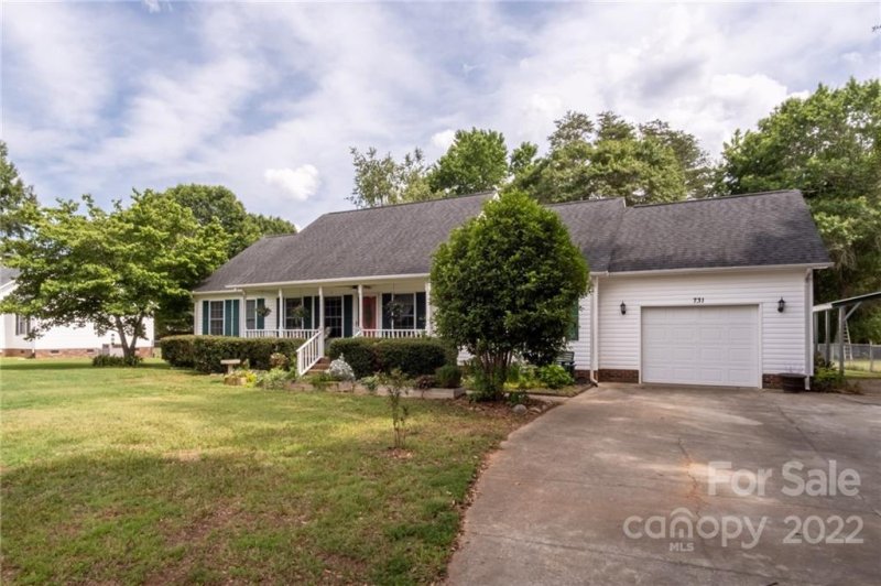 Property image 3 at 731 Pinehaven Circle, Clover, SC 29710