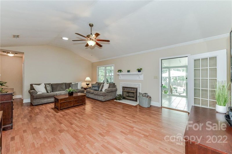 Property image 4 at 8101 Stevens Mill Road, Matthews, NC 28104