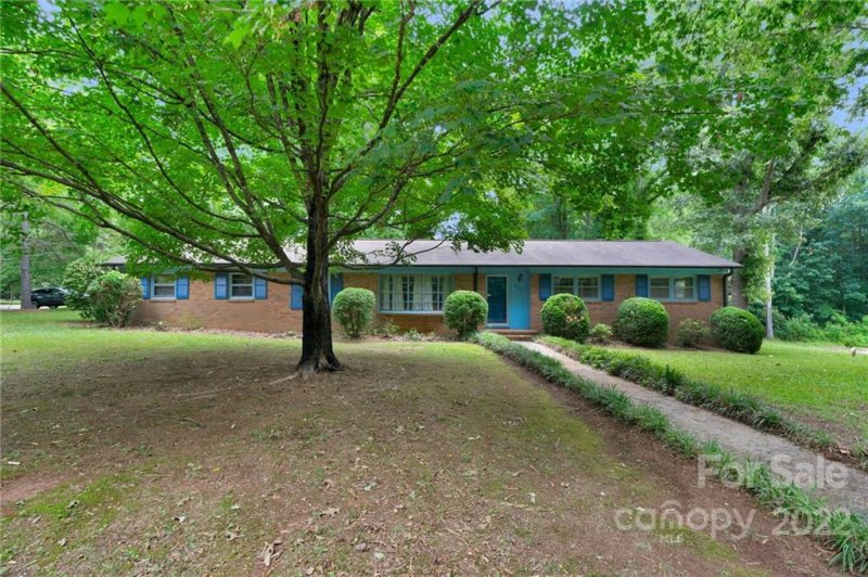 Property image 2 at 3700 Pinecrest Drive, Gastonia, NC 28056