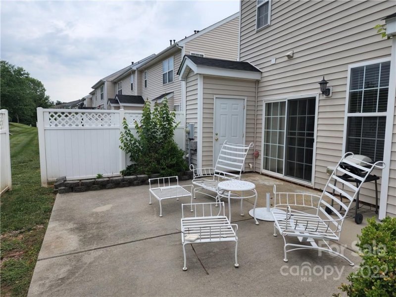 Property image 3 at 7527 Bluff Point Lane, Denver, NC 28037