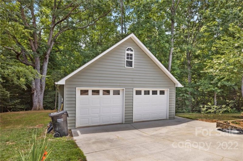 Property image 4 at 6474 Winding Creek Lane, Denver, NC 28037