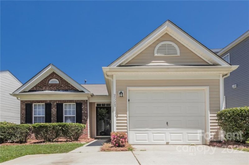 Property image 2 at 2521 Cochrane Drive, Charlotte, NC 28269