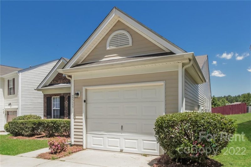 Property image 3 at 2521 Cochrane Drive, Charlotte, NC 28269