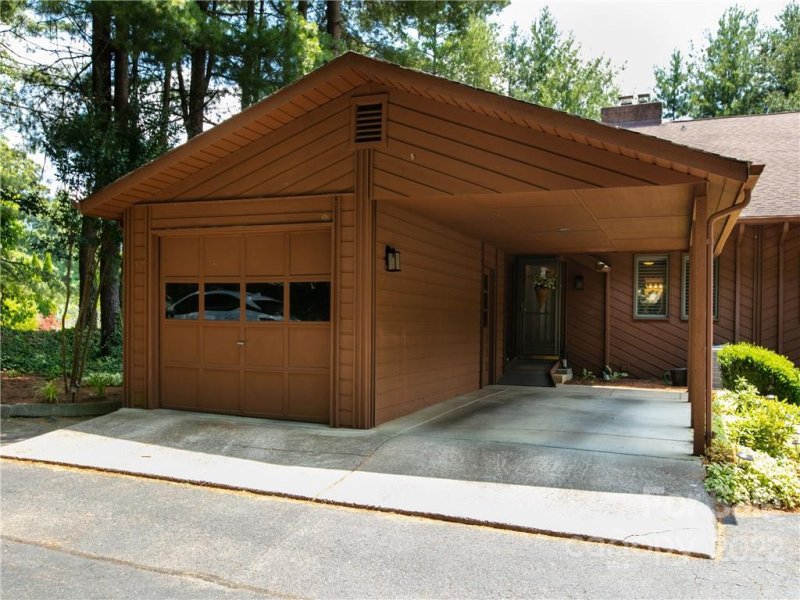 Property image 2 at 106 Woodfield Drive, Asheville, NC 28803