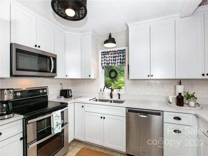 Property image 4 at 106 Woodfield Drive, Asheville, NC 28803