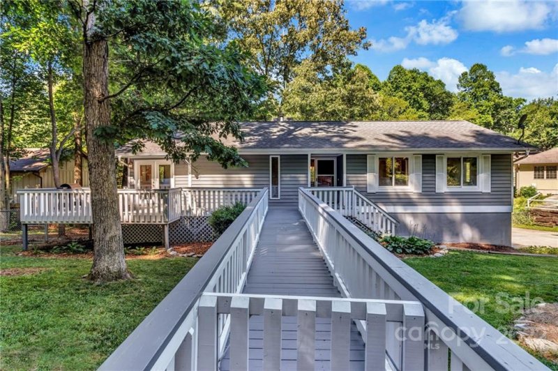 Property image 2 at 8 New Bern Drive, Fletcher, NC 2873