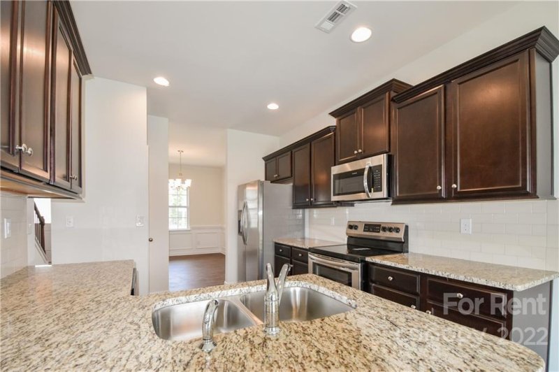 Property image 4 at 194 N Cromwell Drive, Mooresville, NC 28115