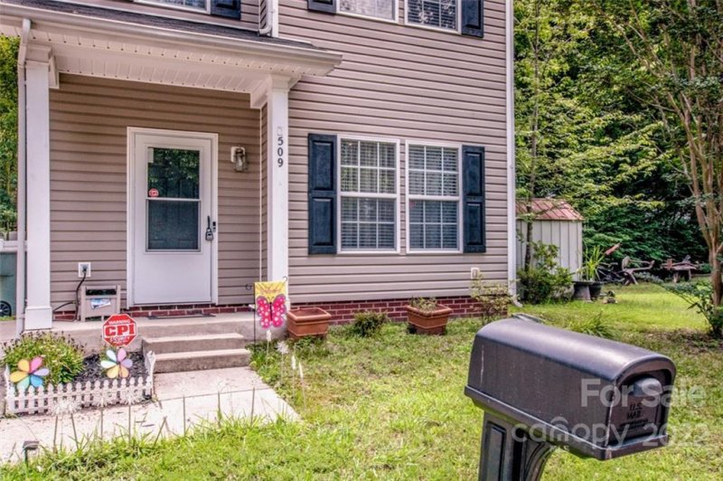 Property image 3 at 509 Underhill Lane, Mooresville, NC 28115