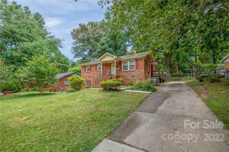 Property image 2 at 2424 Dora Drive, Charlotte, NC 28215