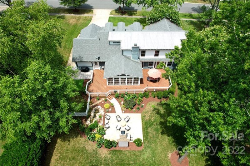 Property image 3 at 2620 Valencia Terrace, Charlotte, NC 28226