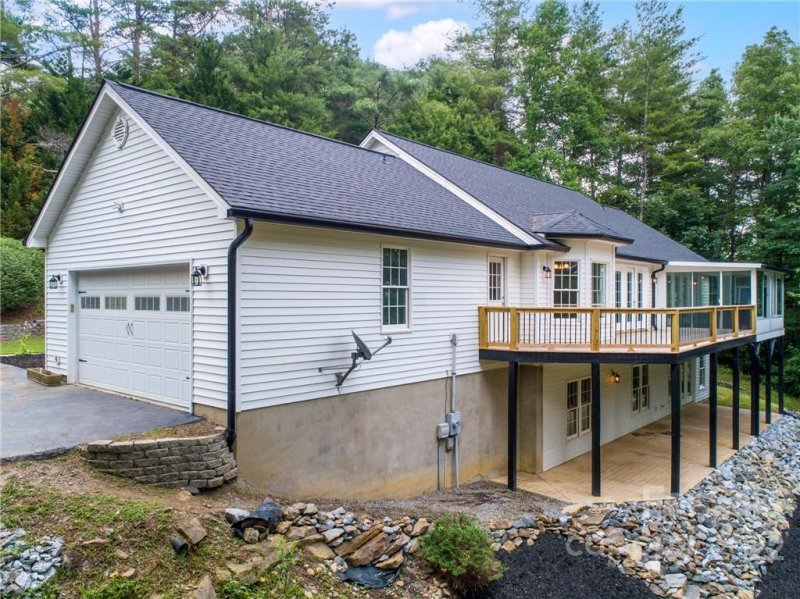 Property image 2 at 21 Moriah Lane, Asheville, NC 28803