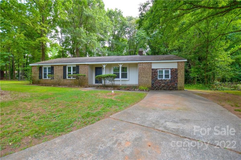 6222 Hickory Ridge Lane