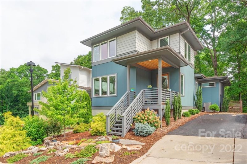 Property image 2 at 27 Mauricet Lane, Asheville, NC 28806