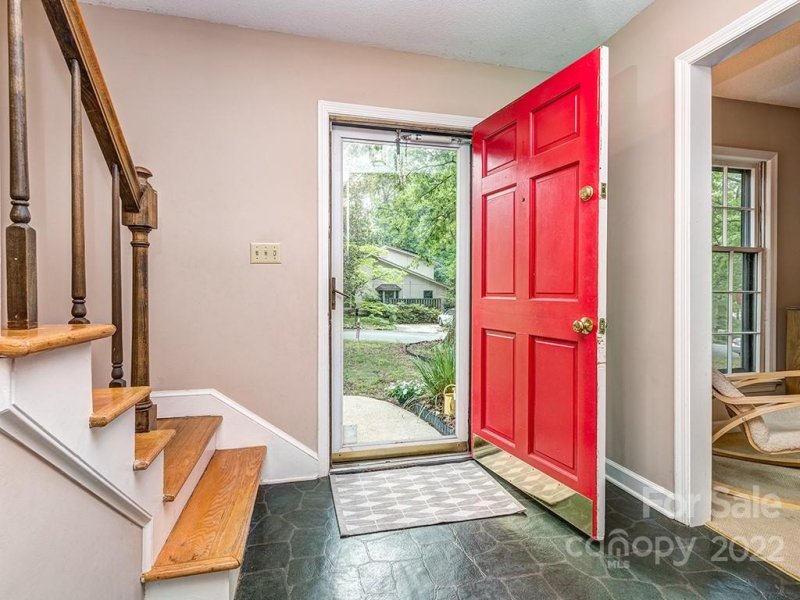 Property image 4 at 5900 Cabotwood Lane, Charlotte, NC 28212