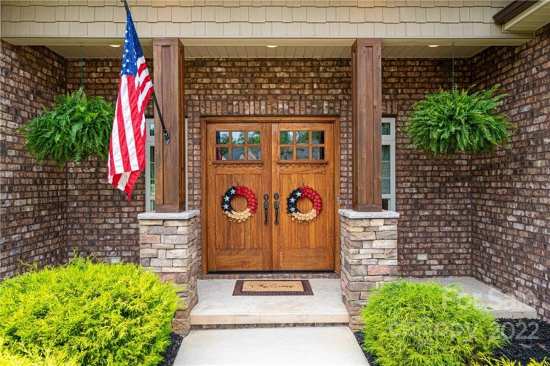 Property image 3 at 5163 Meadow Park Lane, Hickory, NC 28602