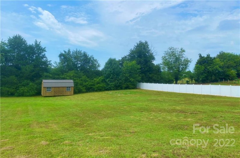 Property image 3 at 200 Stable Brook Lane, Taylorsville, NC 28681