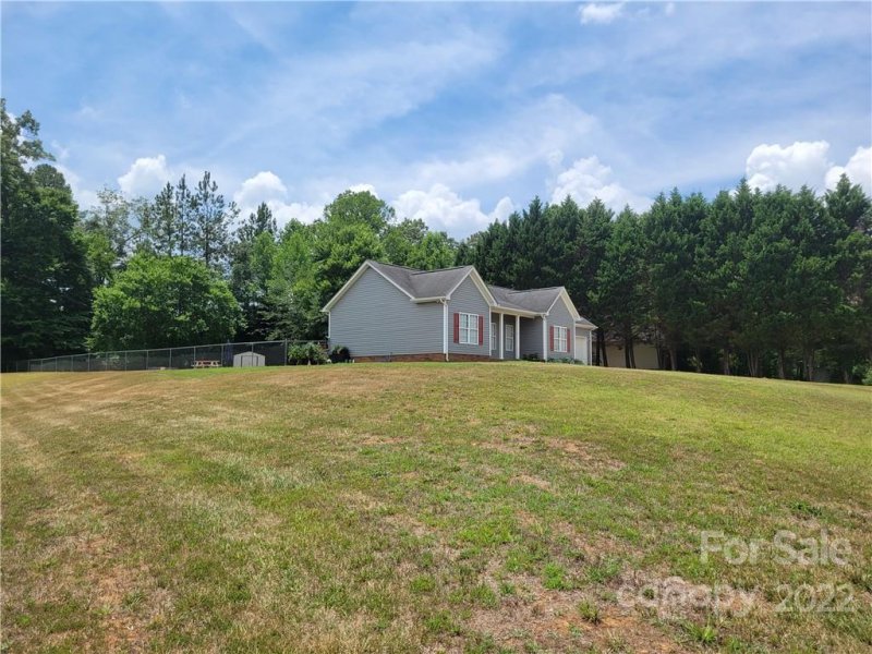 Property image 2 at 418 Summer Ridge Road, Stanley, NC 28164