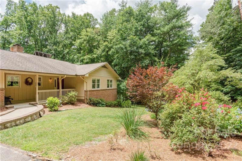 Property image 2 at 311 Joyful Drive, Hendersonville, NC 28791