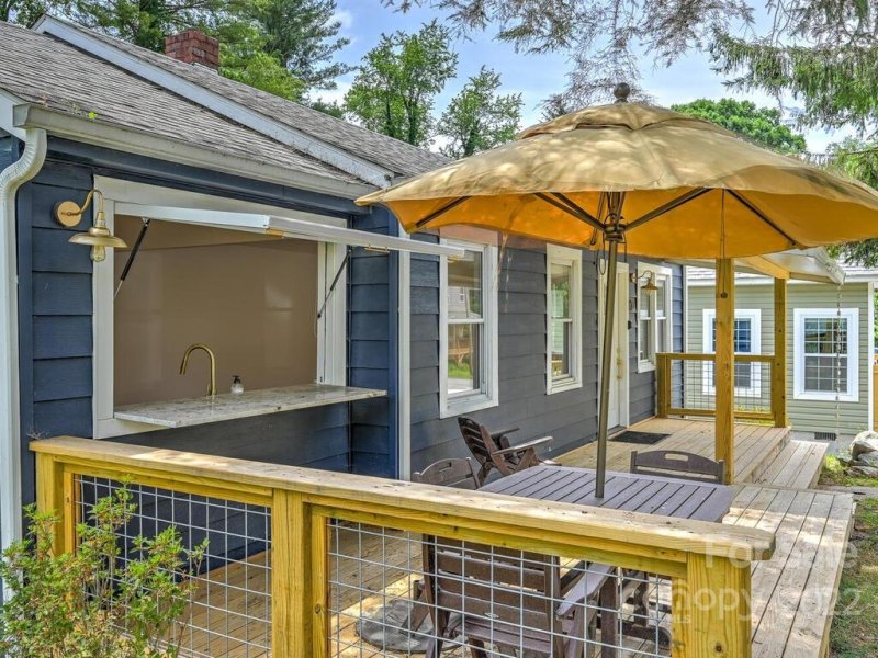 Property image 5 at 22 Broadview Avenue, Asheville, NC 28803