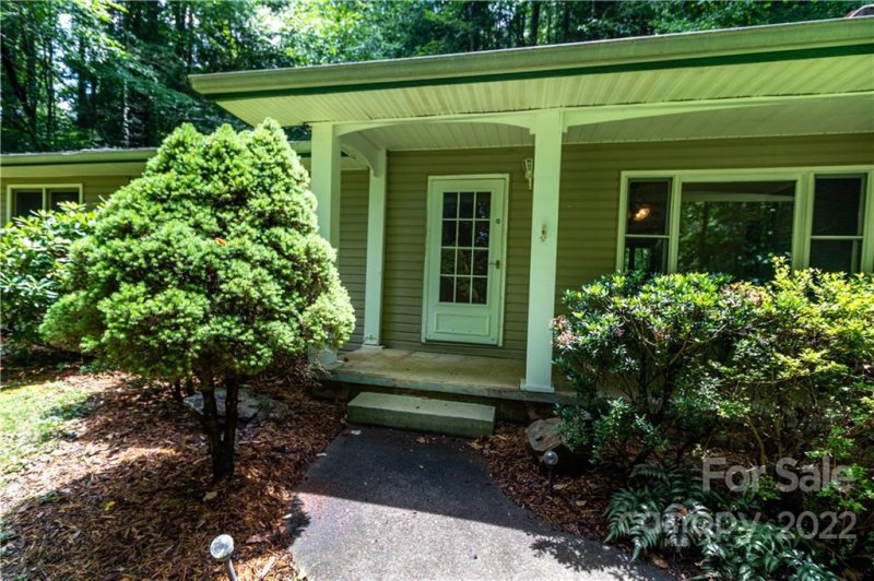 408 Moonshine Mountain Road