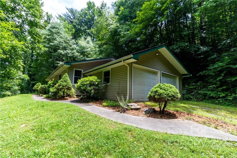 Property image 2 at 408 Moonshine Mountain Road, Burnsville, NC 28714