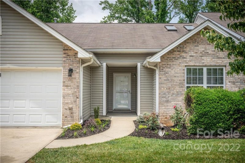 Property image 2 at 154 Wiltshire Circle, Fletcher, NC 28732