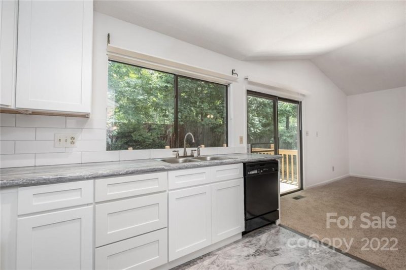 Property image 5 at 1015 Pineborough Road, Charlotte, NC 28212