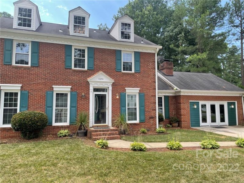 11241 Coachman Circle