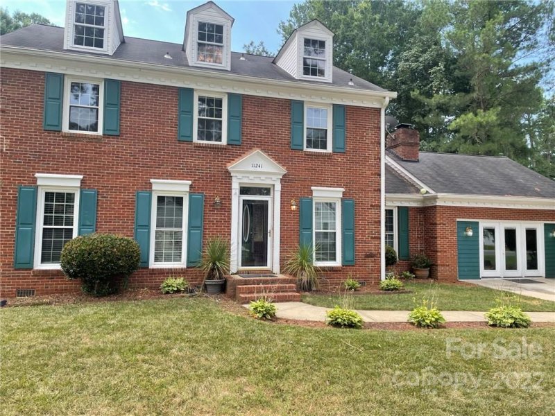 Property image 2 at 11241 Coachman Circle, Charlotte, NC 28277