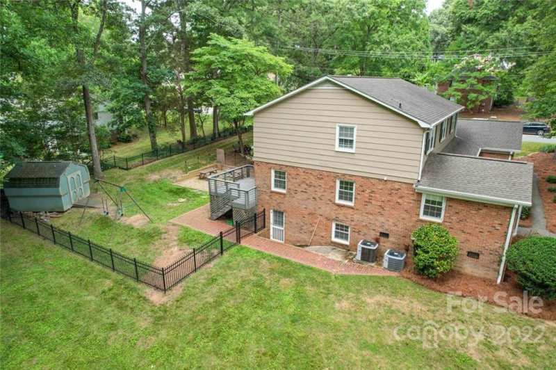 Property image 2 at 1501 Laurel Lane, Gastonia, NC 28054