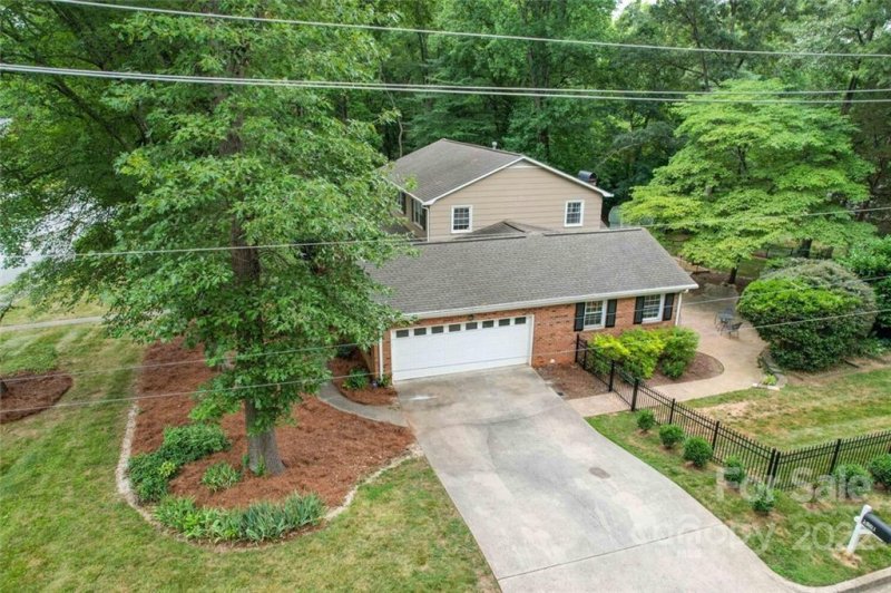 Property image 3 at 1501 Laurel Lane, Gastonia, NC 28054