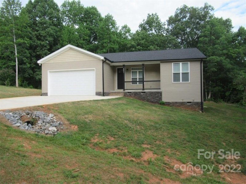 Property image 3 at 4574 River Run Circle, Hickory, NC 28602