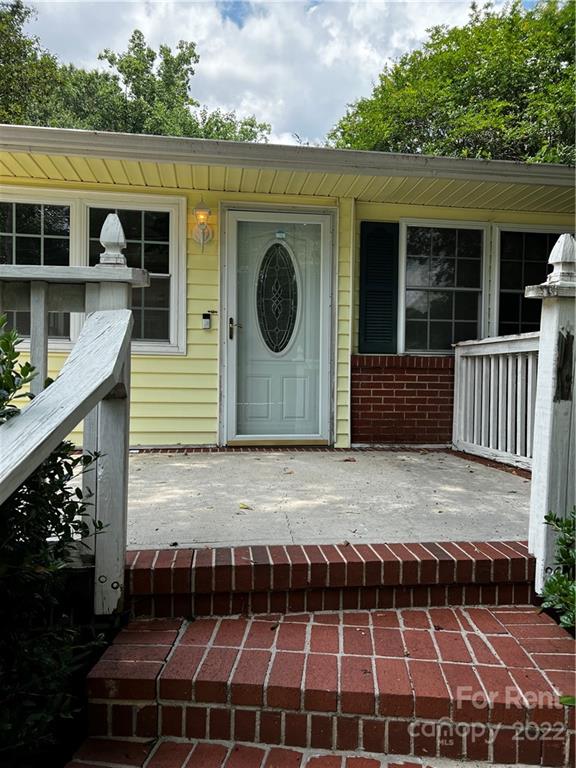 Property image 2 at 800 Circle View Drive, Gastonia, NC 28054