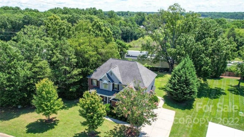 Property image 3 at 108 N Gibbs Road, Mooresville, NC 28117