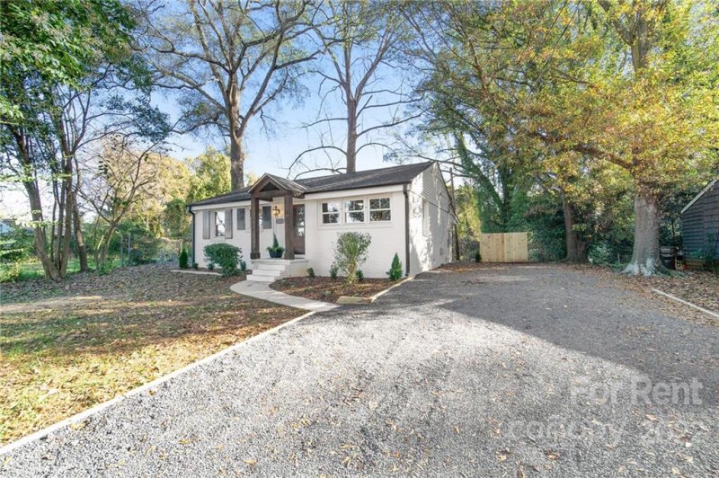 Property image 3 at 3120 Parkway Avenue, Charlotte, NC 28208