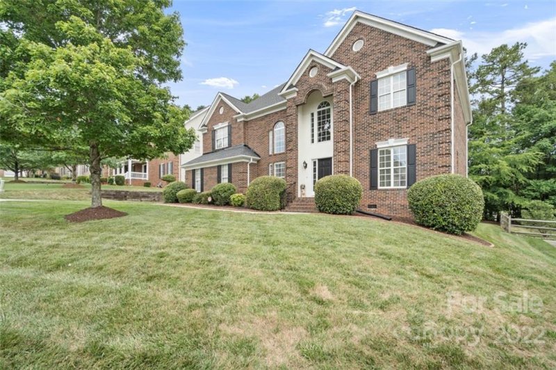 Property image 2 at 11111 Fountaingrove Drive, Charlotte, NC 28262