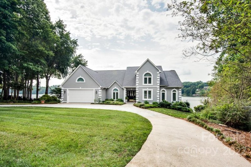 Property image 5 at 59 S Point Lane, Taylorsville, NC 28681