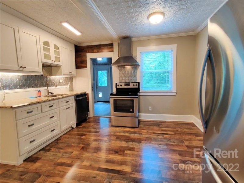 Property image 4 at 3417 Draper Avenue, Charlotte, NC 28205