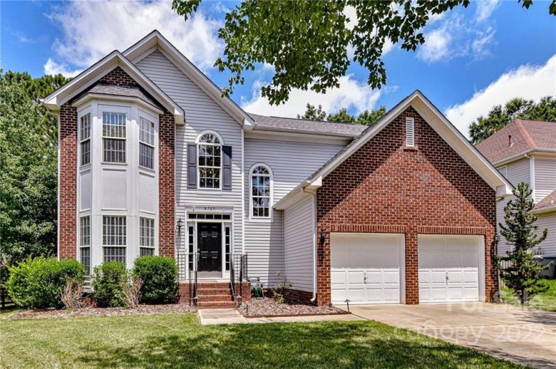 Property image 2 at 8709 Huntland Court, Charlotte, NC 28277